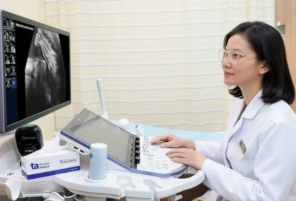 Hình minh họa: Thai nhi cứng khớp bẩm sinh do đột biến gene