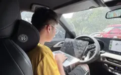 Nỗi sợ ‘bị réo tên giao việc’ khi nghỉ phép