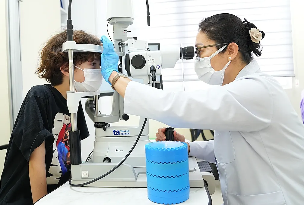 Hình minh họa: Dấu hiệu nhận biết nhược thị ở trẻ