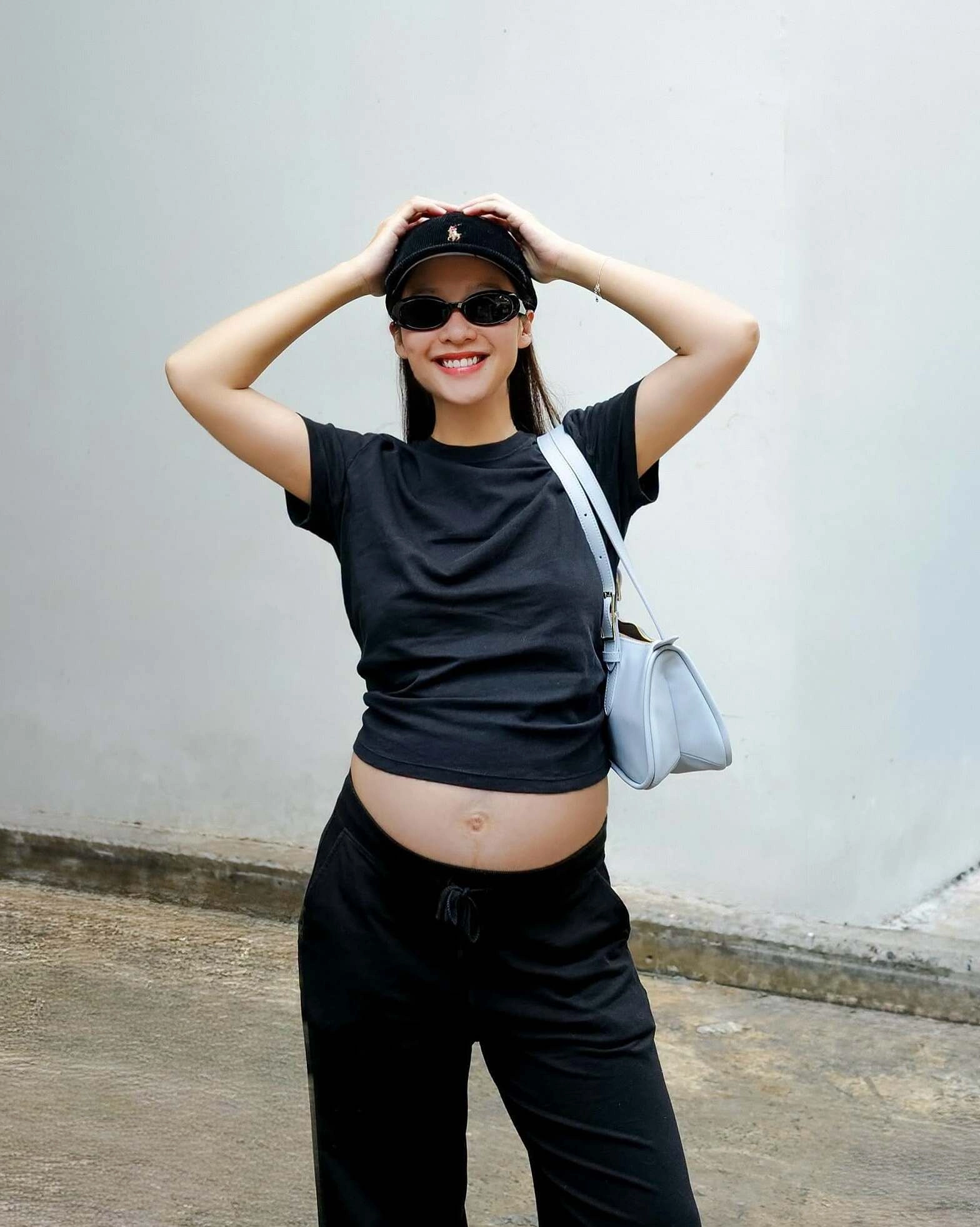 Hình minh họa: Khả Ngân: Tôi hạnh phúc lần đầu làm mẹ