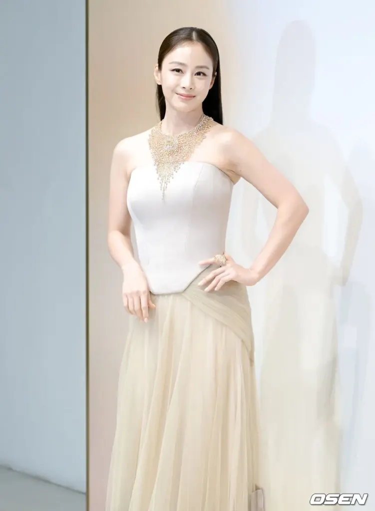 Hình minh họa: Sắc vóc Kim Tae Hee