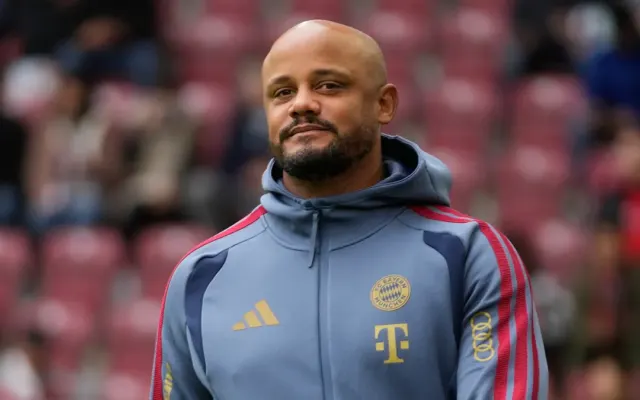 Kompany ngã gục trên sân tập Bayern