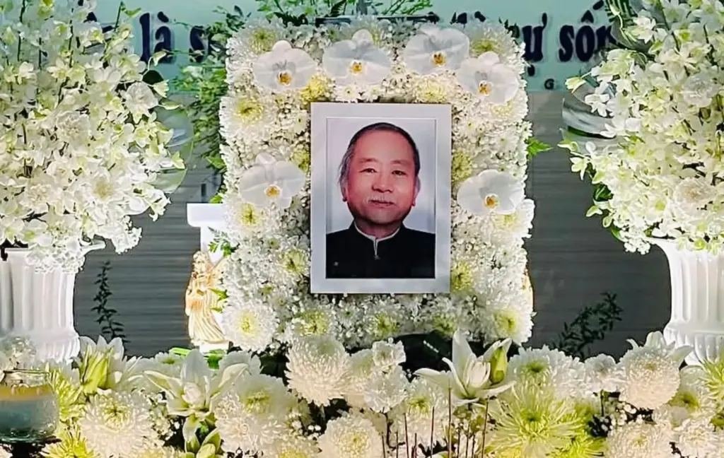 Hình minh họa: Dàn diễn viên ‘Đất phương Nam’ viếng đạo diễn Vinh Sơn