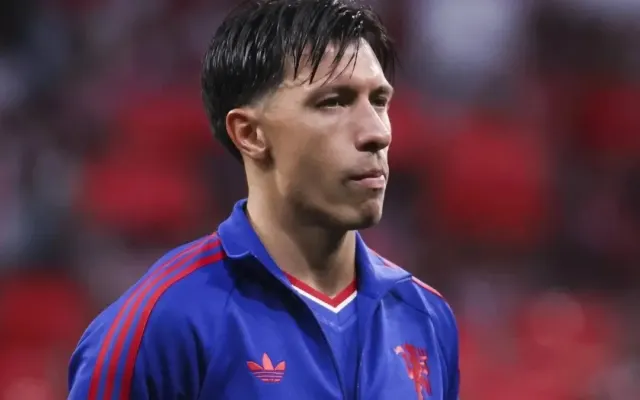 Martinez xin lỗi sau cuộc gặp lãnh đạo Man Utd