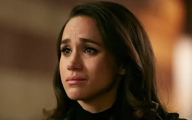 Nhà thiết kế kể mâu thuẫn với Meghan Markle