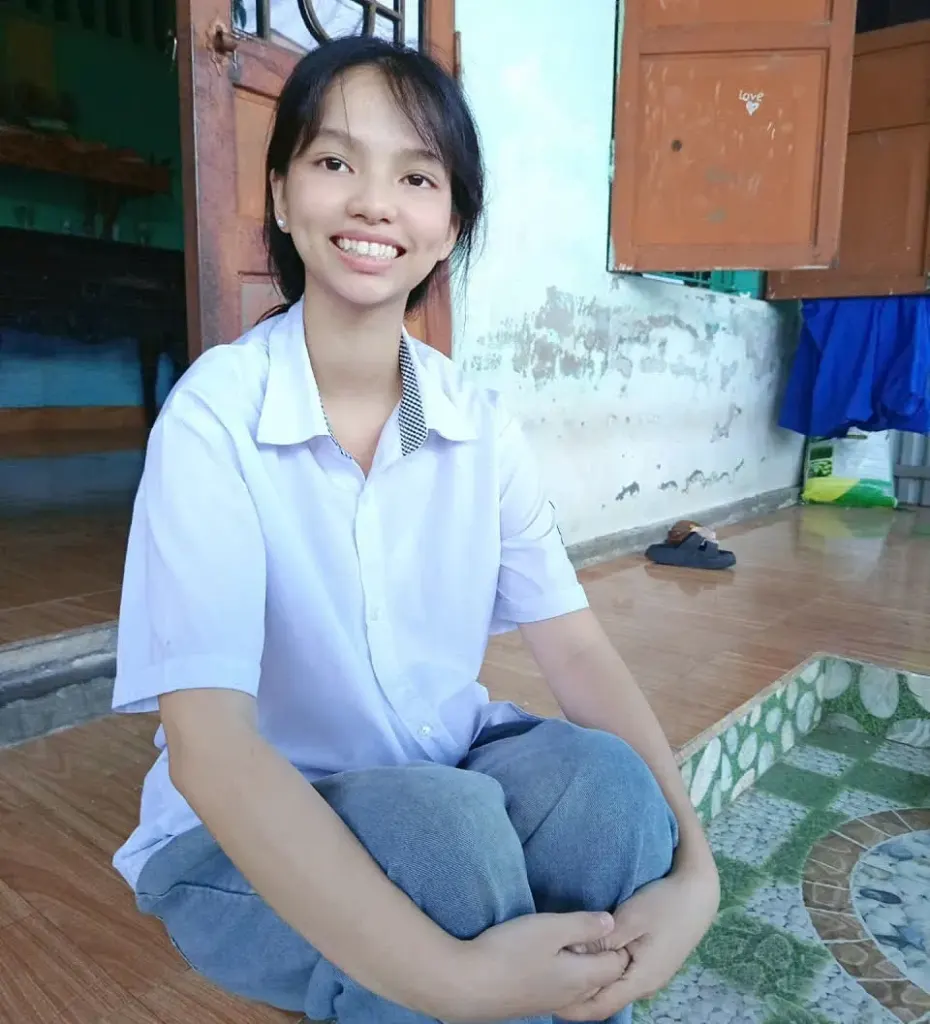 Hình minh họa: Nữ sinh 16 tuổi chống chọi ung thư đại tràng