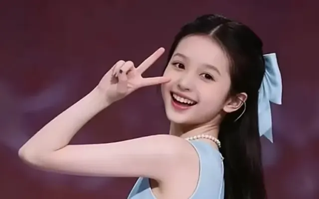 Khó chịu vì người mẫu AI quảng cáo quần áo