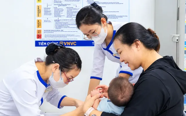 Những điều cần biết về tiêm vaccine não mô cầu