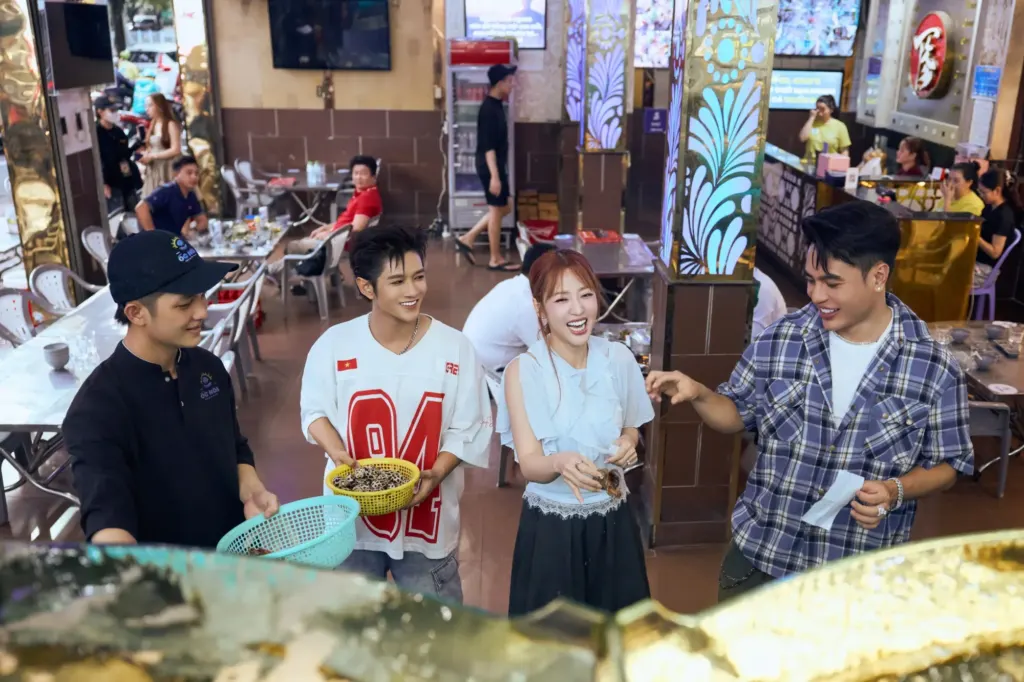 Hình minh họa: ‘Sao Chọn’ tập 5: Puka, Cheng lần đầu tập gói há cảo, nặn xíu mại