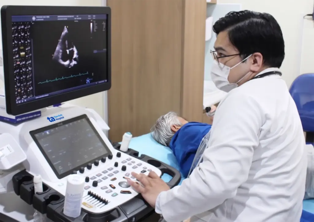 Hình minh họa: Người đàn ông suy thận lẫn suy tim