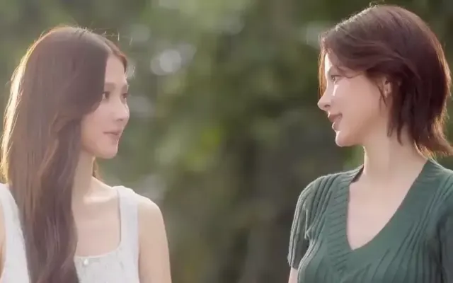 Cảnh ngã cầu thang trong phim Thái gây sốt