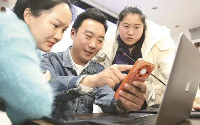 Cất bằng đại học đi học nghề