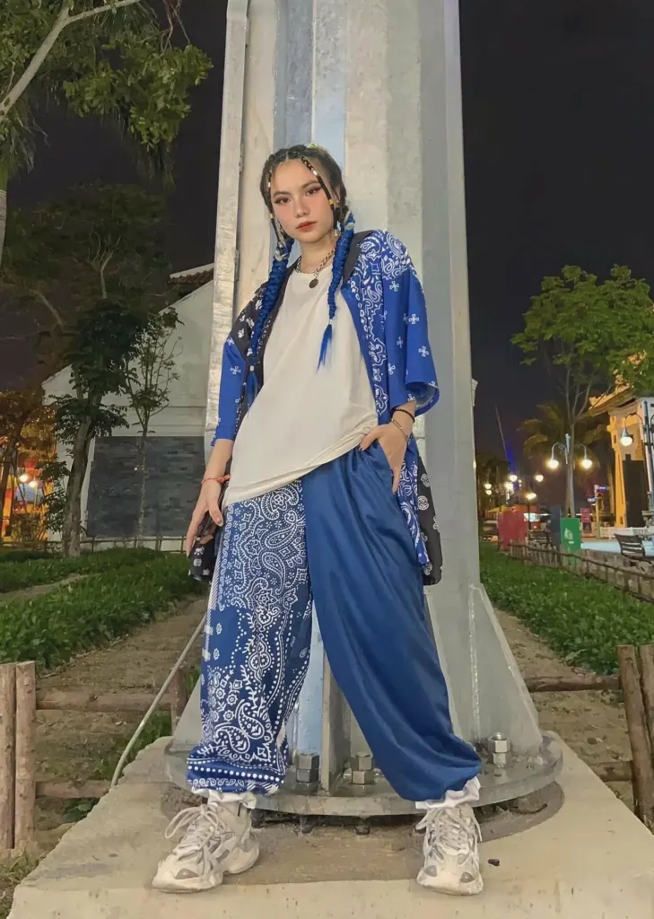 Hình minh họa: Cách phối đồ của thí sinh The Face cao 1,48 m
