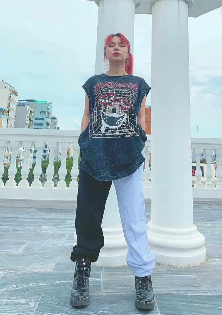 Hình minh họa: Cách phối đồ của thí sinh The Face cao 1,48 m