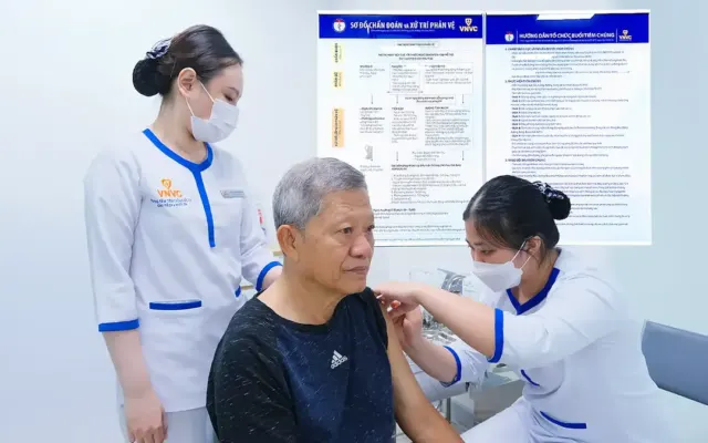 Uống thuốc kiểm soát bệnh nền có được tiêm ngừa cúm?