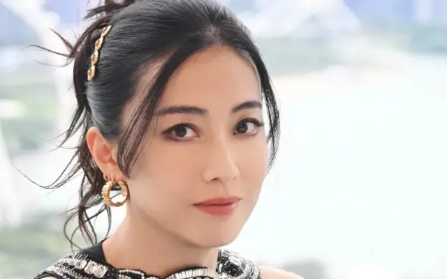 Phong cách thời trang của vợ tỷ phú Hong Kong
