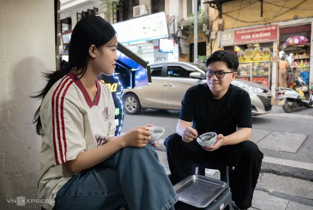 Hình minh họa: Bánh trôi Phạm Bằng nhộn nhịp khách ngày mở lại