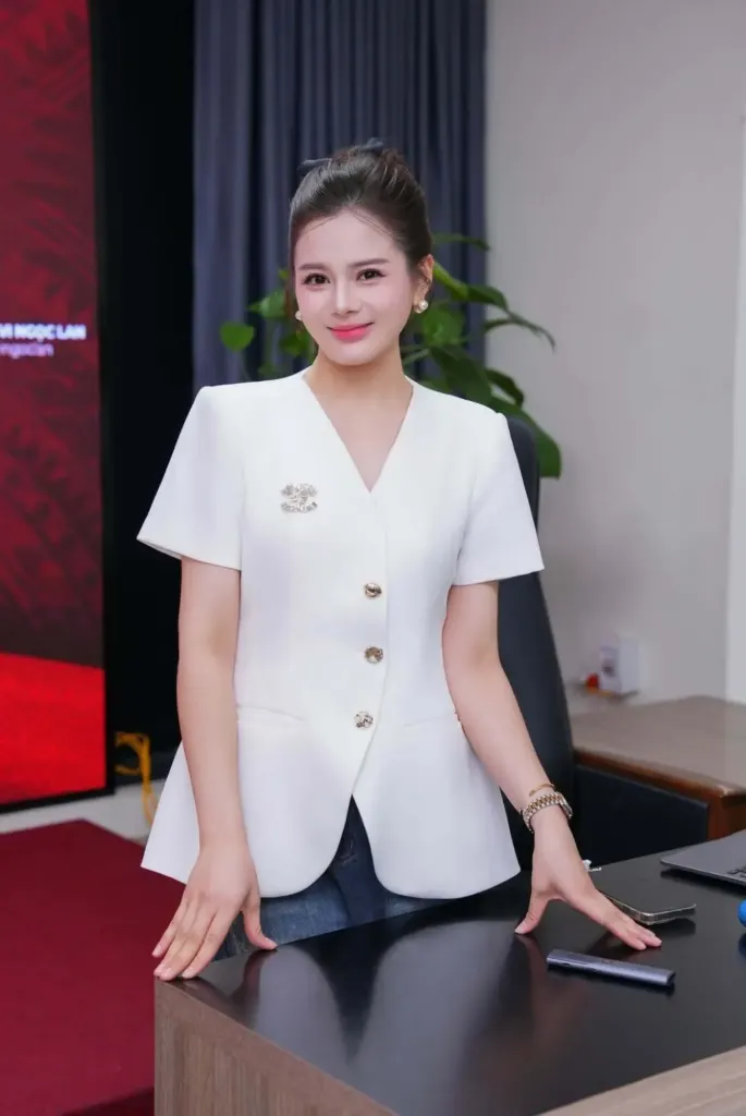 Hình minh họa: Trang Moon gây cười với vai cô bán bánh rán