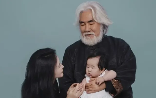 ‘Trùm phim kiếm hiệp’ đón tuổi lên hai của con gái