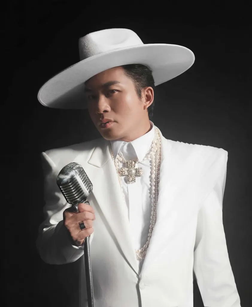 Hình minh họa: Concert ở Mỹ Đình của Tùng Dương bán hết 15.000 vé ngày đầu
