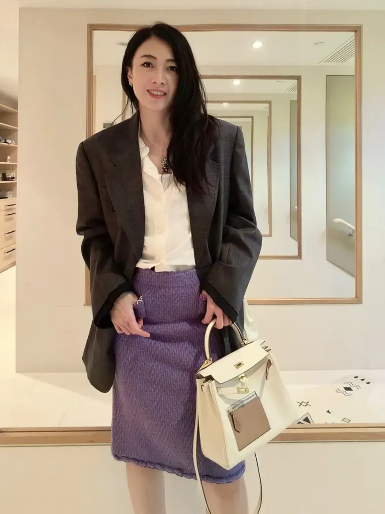 Hình minh họa: Phong cách thời trang của vợ tỷ phú Hong Kong