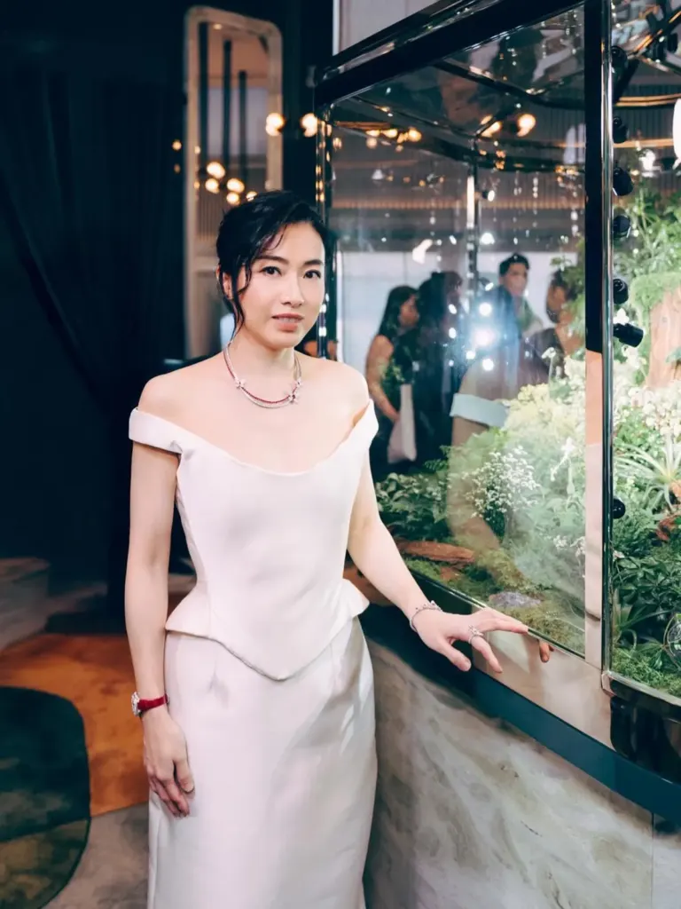 Hình minh họa: Phong cách thời trang của vợ tỷ phú Hong Kong