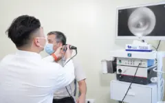 Ù tai do ung thư vòm họng di căn