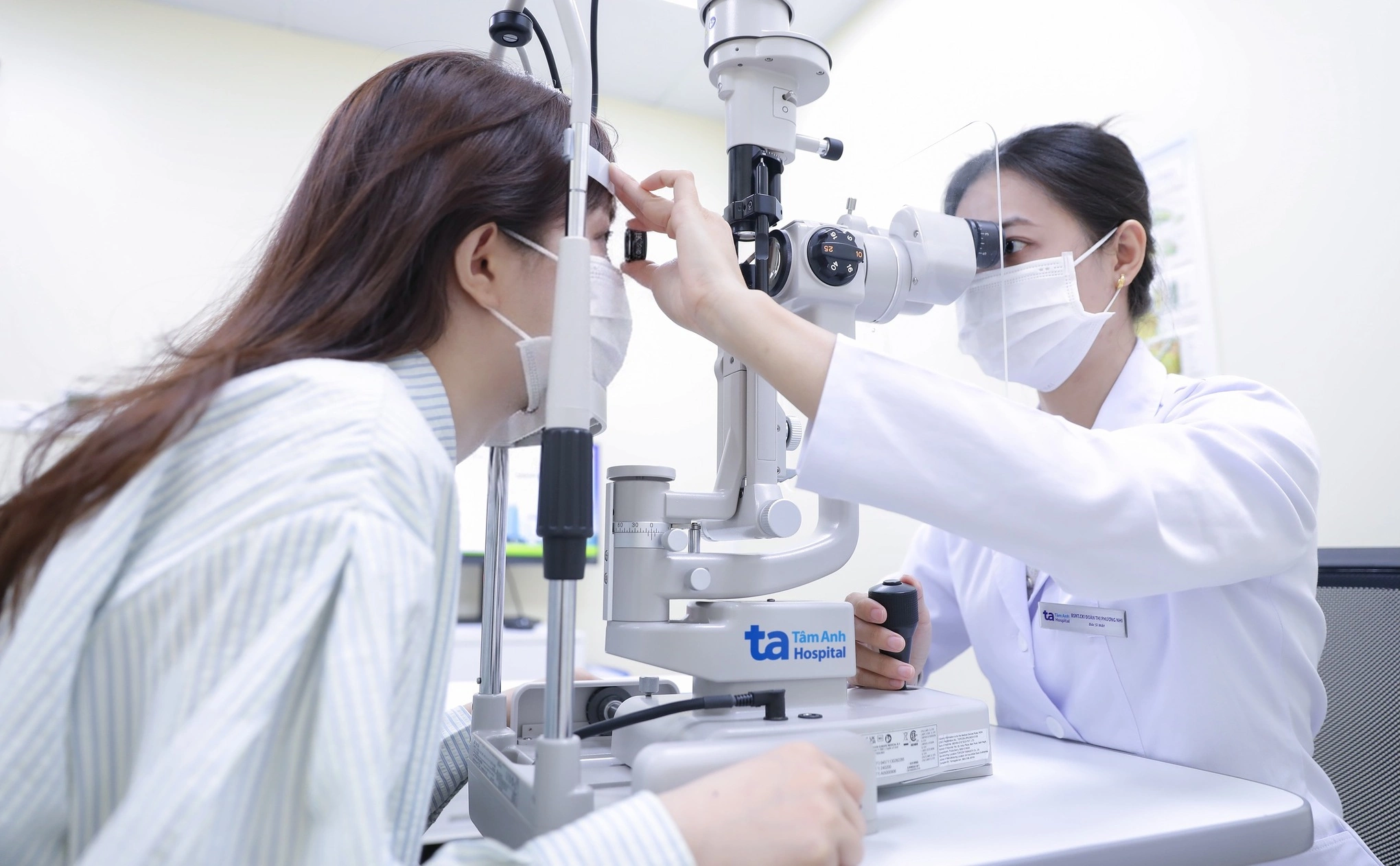 Hình minh họa: Sốt xuất huyết gây hại mắt thế nào