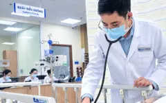 Tiêm thuốc tiêu sợi huyết tái thông mạch máu não