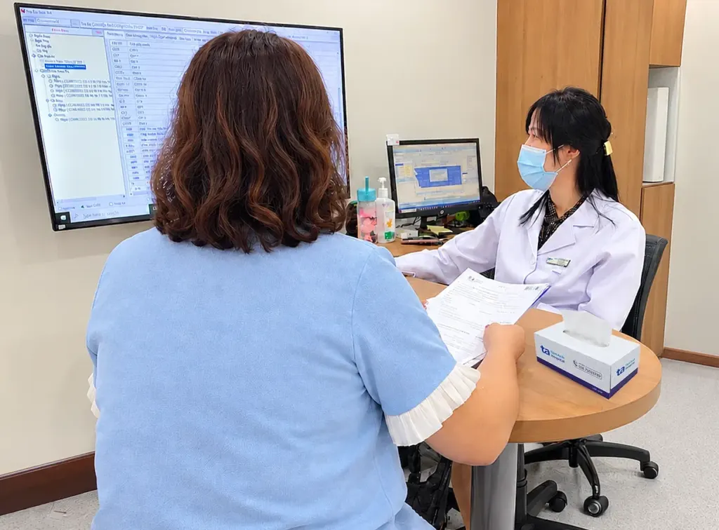 Hình minh họa: Người phụ nữ giảm 11 kg cân nặng giảm áp lực đau khớp gối