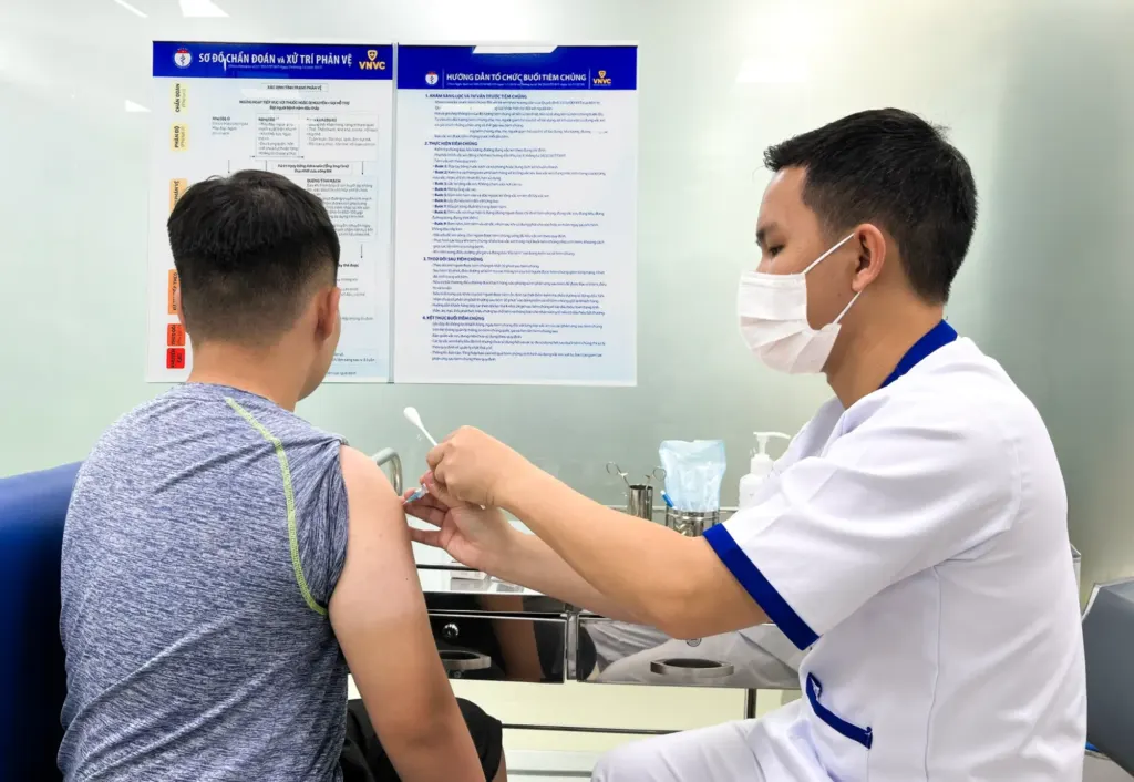 Hình minh họa: Mắc sùi mào gà ở mí mắt