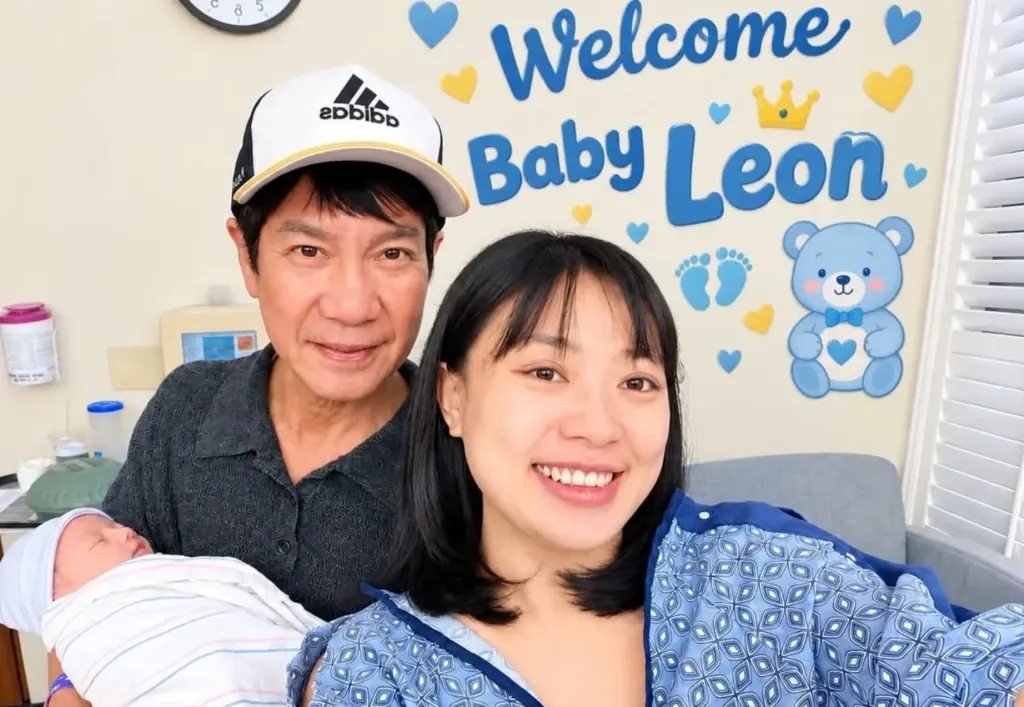 Hình minh họa: Diễn viên Lê Huỳnh đón con trai ở tuổi 62