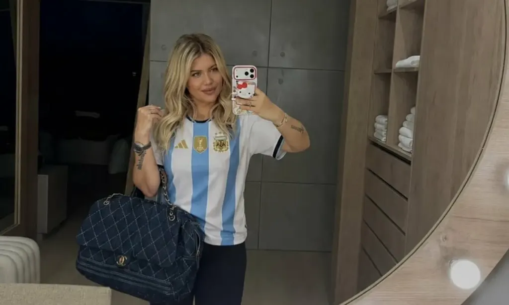 Hình minh họa: Wanda Nara rao bán áo Icardi giá rẻ sau khi ly hôn