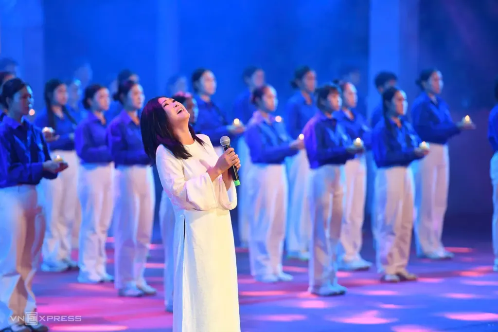 Hình minh họa: Phút lắng đọng ở đêm nghệ thuật ‘Khúc tri ân’