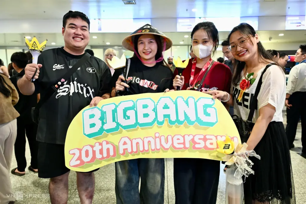 Hình minh họa: Hàng trăm fan Việt đến sân bay đón BigBang