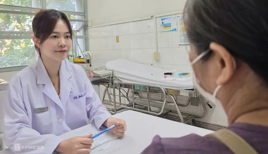 Hình minh họa: Những bóng hồng cầm dao mổ