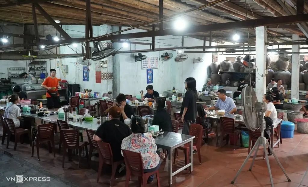 Hình minh họa: Quán cháo lươn còn nguyên hạt gạo nổi tiếng ở xứ Thanh