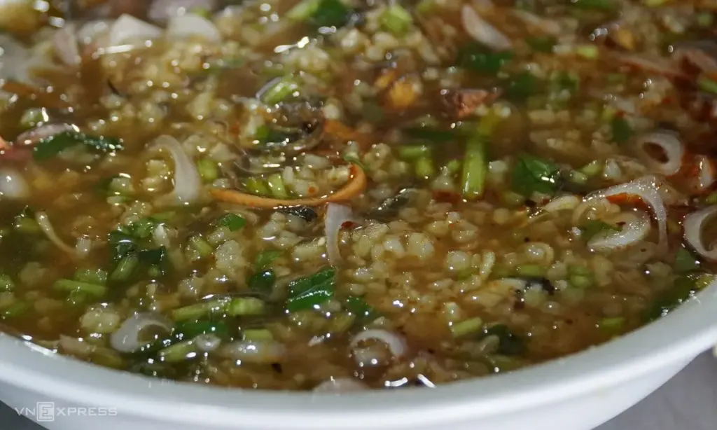 Hình minh họa: Quán cháo lươn còn nguyên hạt gạo nổi tiếng ở xứ Thanh