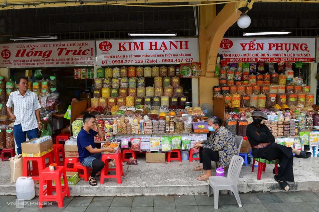 Hình minh họa: Ngôi chợ trăm tuổi giữa khu người Hoa ở TP HCM