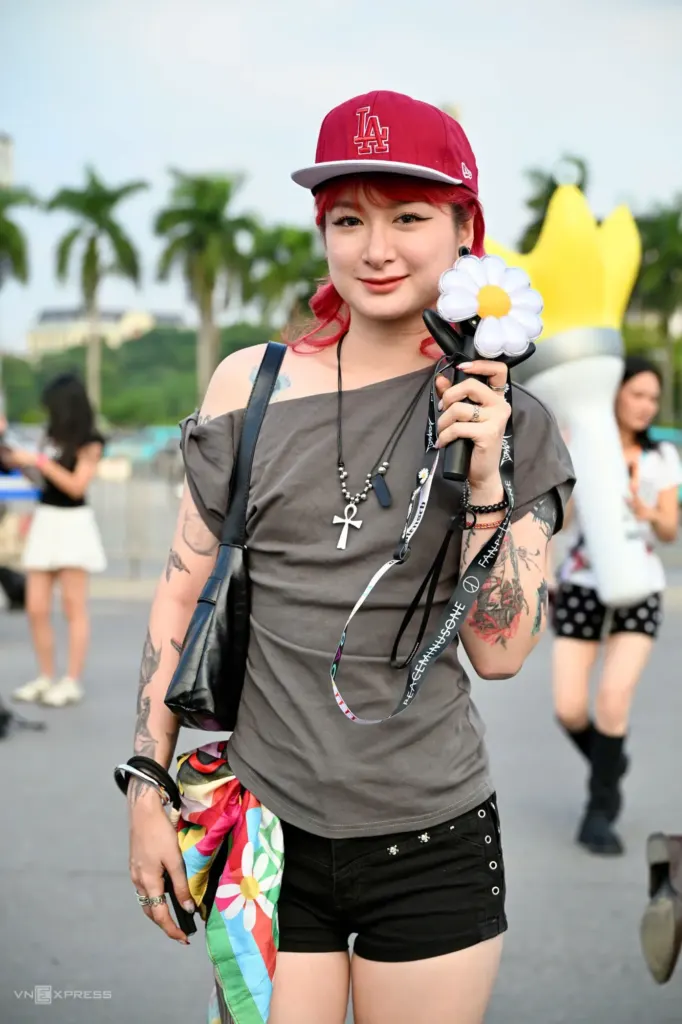 Hình minh họa: Hàng chục nghìn fan đổ về Mỹ Đình chờ concert BigBang