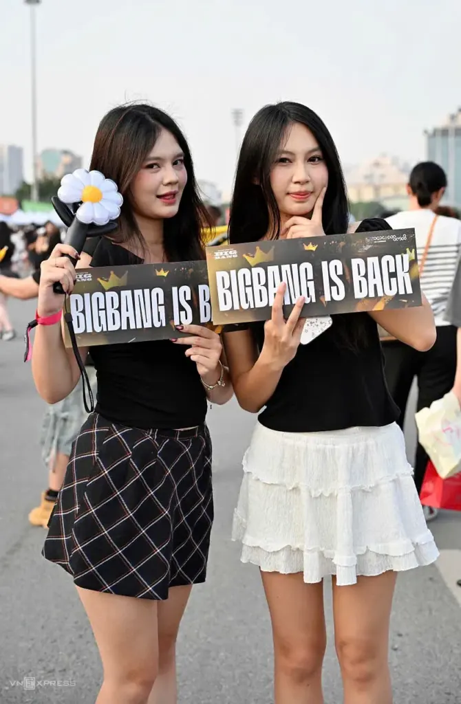Hình minh họa: Hàng chục nghìn fan đổ về Mỹ Đình chờ concert BigBang