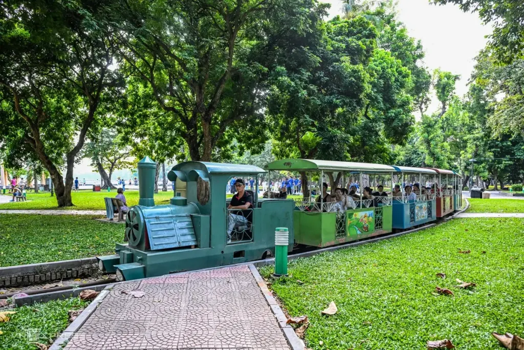 Hình minh họa: Thu vàng trong ‘lá phổi xanh của Hà Nội’