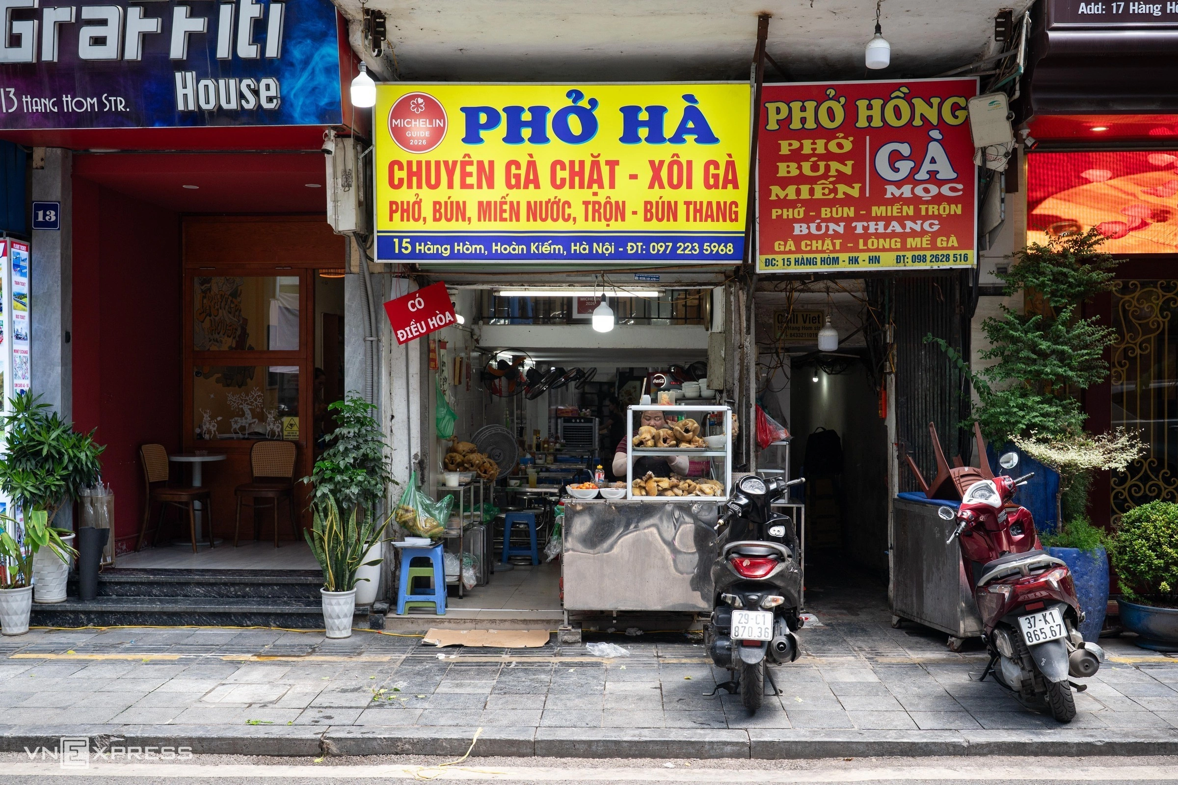 Hình minh họa: Quán phở gà Michelin chiều khách, bán giá linh hoạt