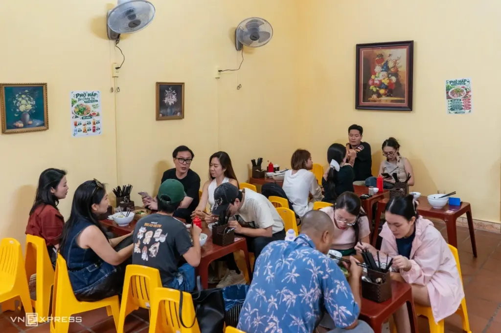 Hình minh họa: Quán phở hấp xửng theo ‘công thức bà nội’ ở Hà Nội