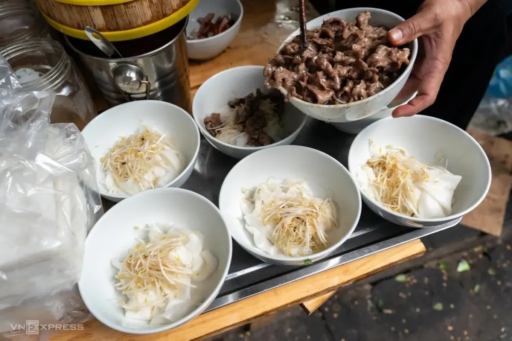Hình minh họa: Quán phở hấp xửng theo ‘công thức bà nội’ ở Hà Nội