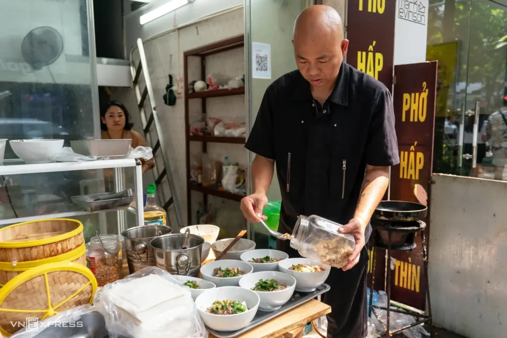 Hình minh họa: Quán phở hấp xửng theo ‘công thức bà nội’ ở Hà Nội