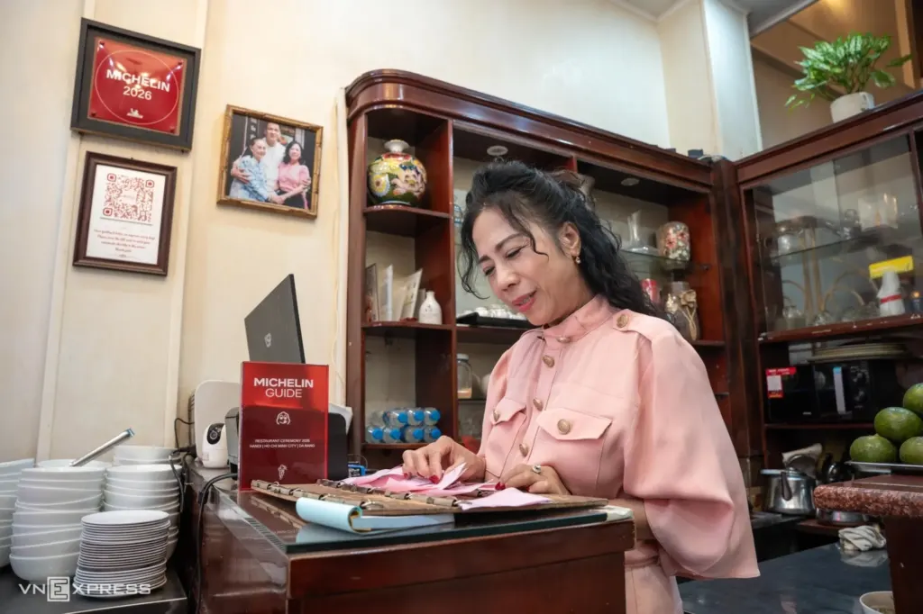 Hình minh họa: Phở gà 160.000 đồng hút khách ở phố cổ Hà Nội