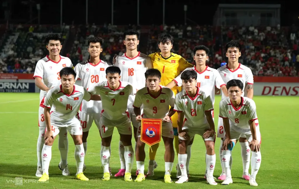 Hình minh họa: HLV Kim Sang-sik thử quân cho Asian Cup 2027