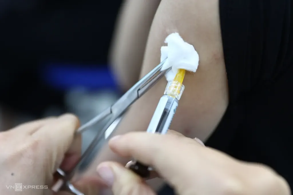 Hình minh họa: Cúm đang tăng, tiêm vaccine cho trẻ có còn kịp?