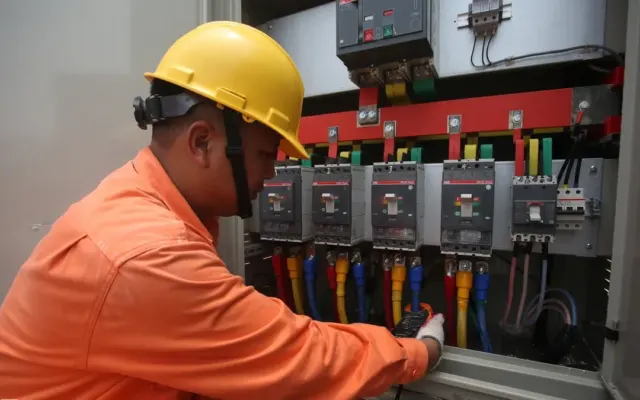 Bộ Công Thương đề xuất sớm áp biểu giá điện sinh hoạt 5 bậc